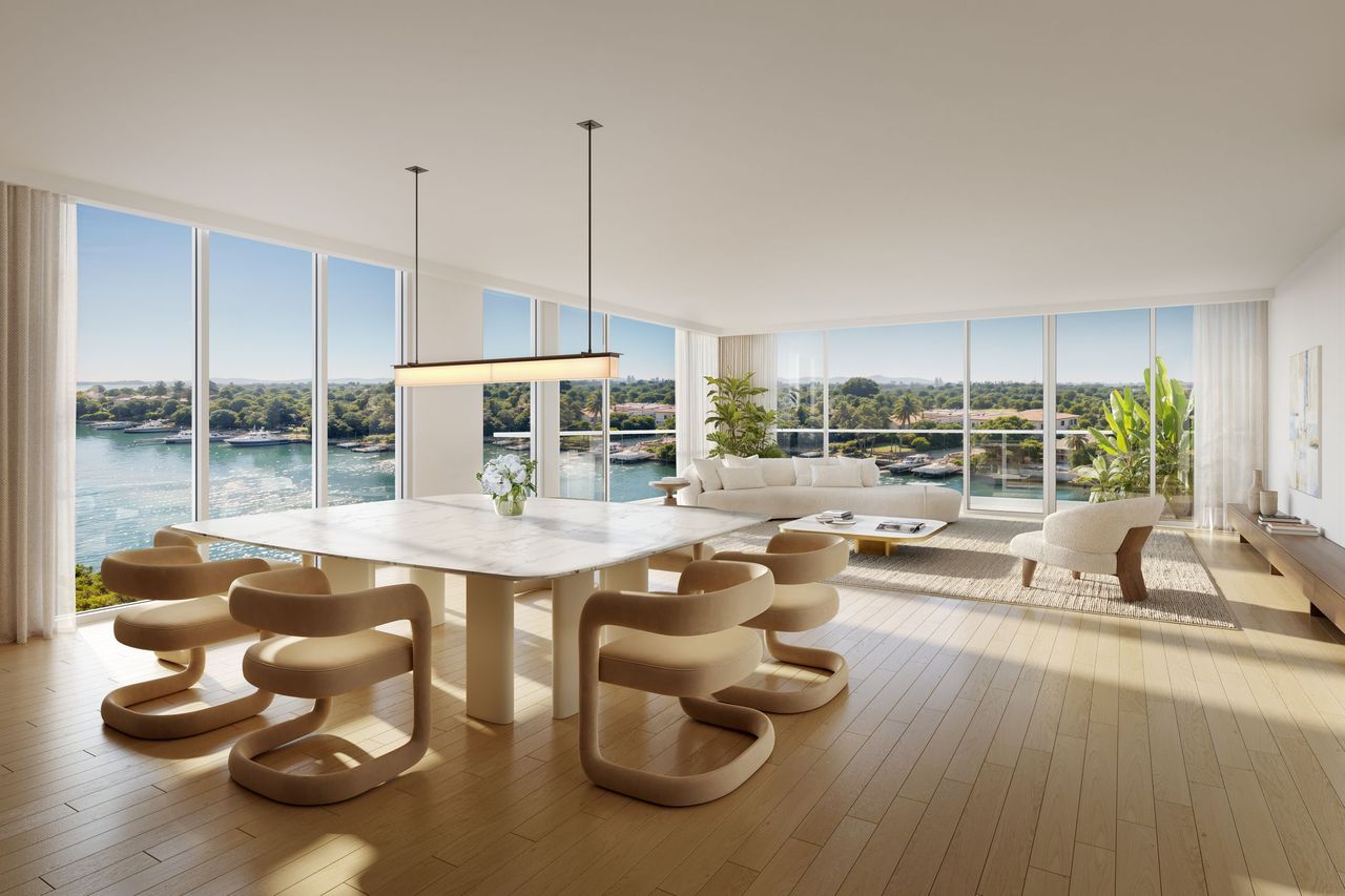 9900 West Bay Harbor Islands living area